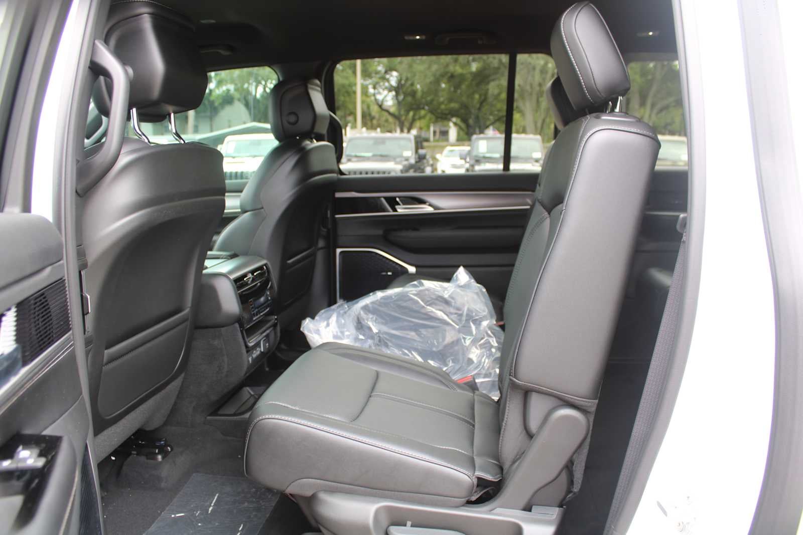 2026 Jeep Grand Wagoneer L 4x2