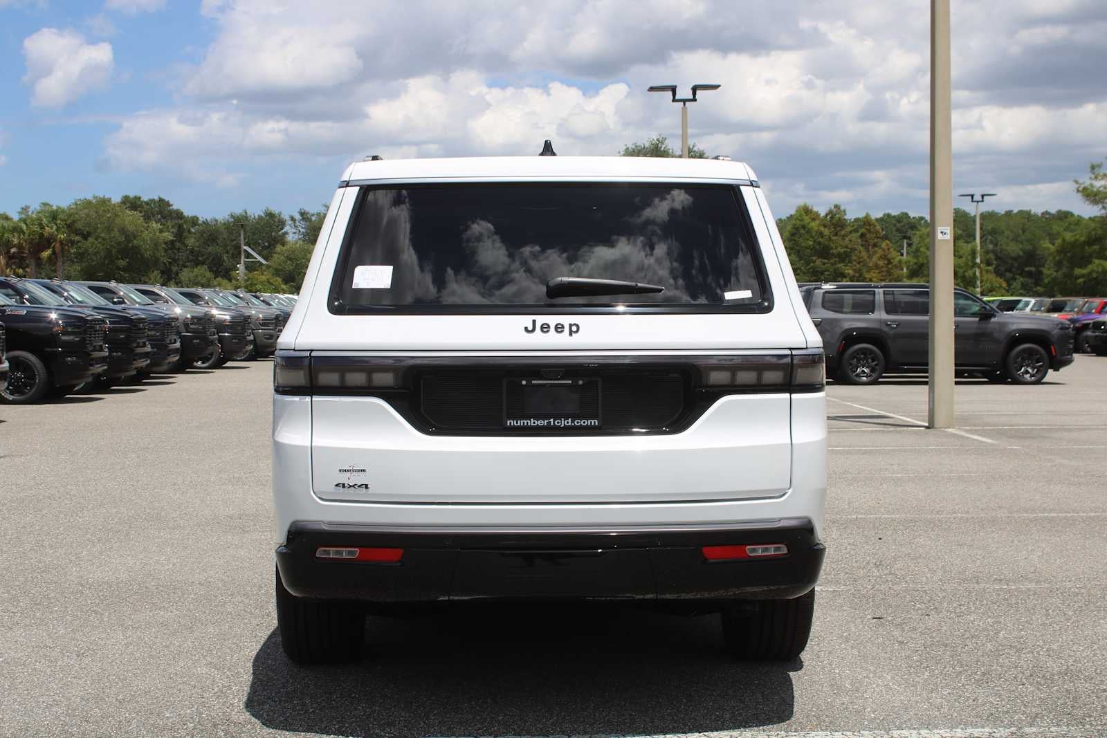 2026 Jeep Grand Wagoneer L 4x4