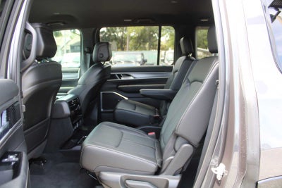 2026 Jeep Grand Wagoneer 4x2