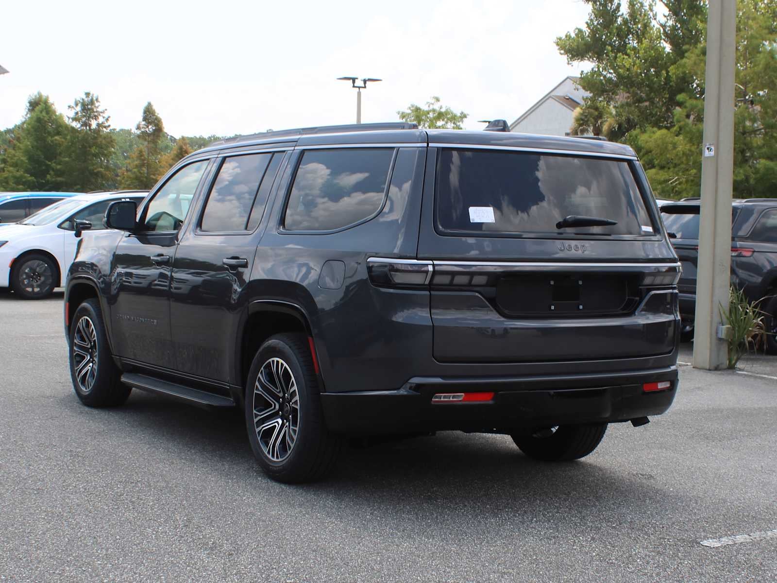 2026 Jeep Grand Wagoneer 4x2