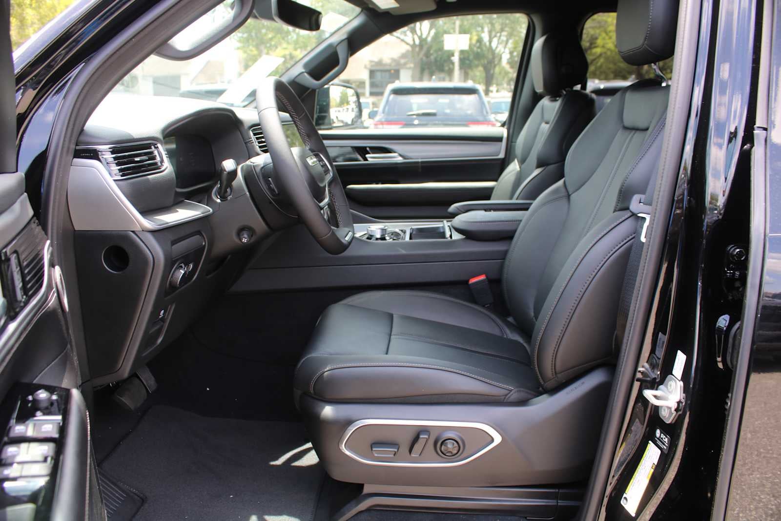 2026 Jeep Grand Wagoneer 4x2