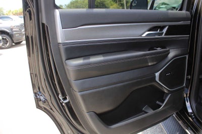 2026 Jeep Grand Wagoneer 4x2