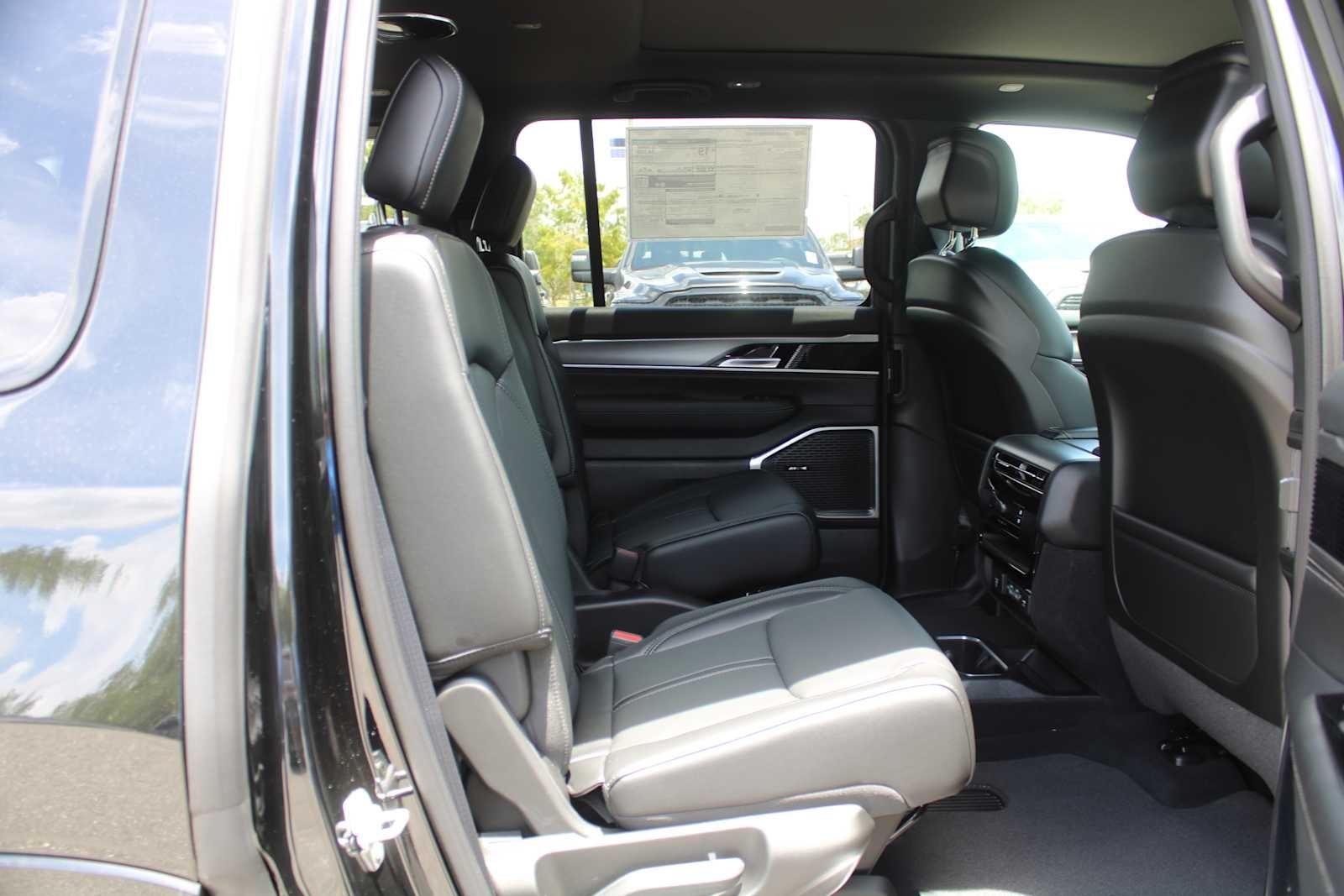 2026 Jeep Grand Wagoneer 4x2