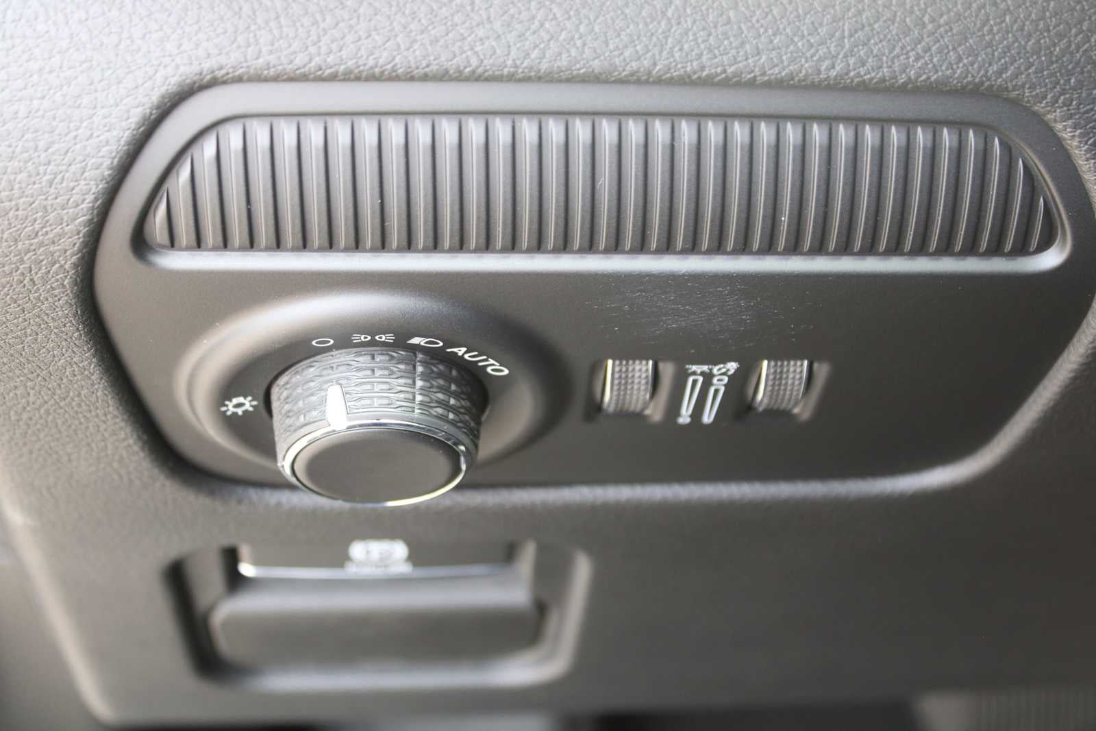 2026 Jeep Grand Wagoneer 4x2