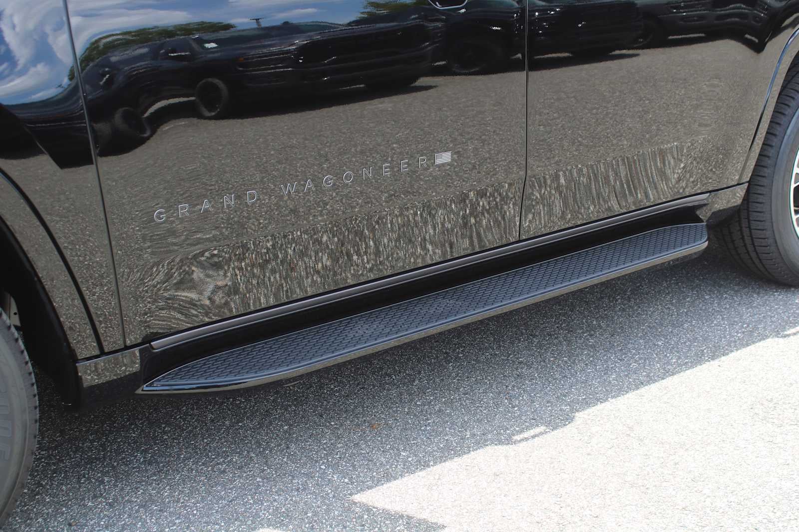 2026 Jeep Grand Wagoneer 4x2