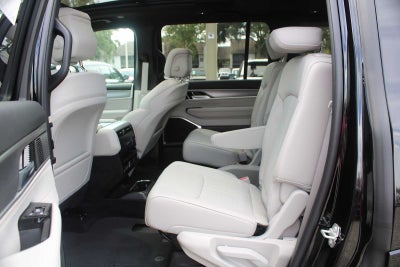 2026 Jeep Grand Wagoneer 4x2