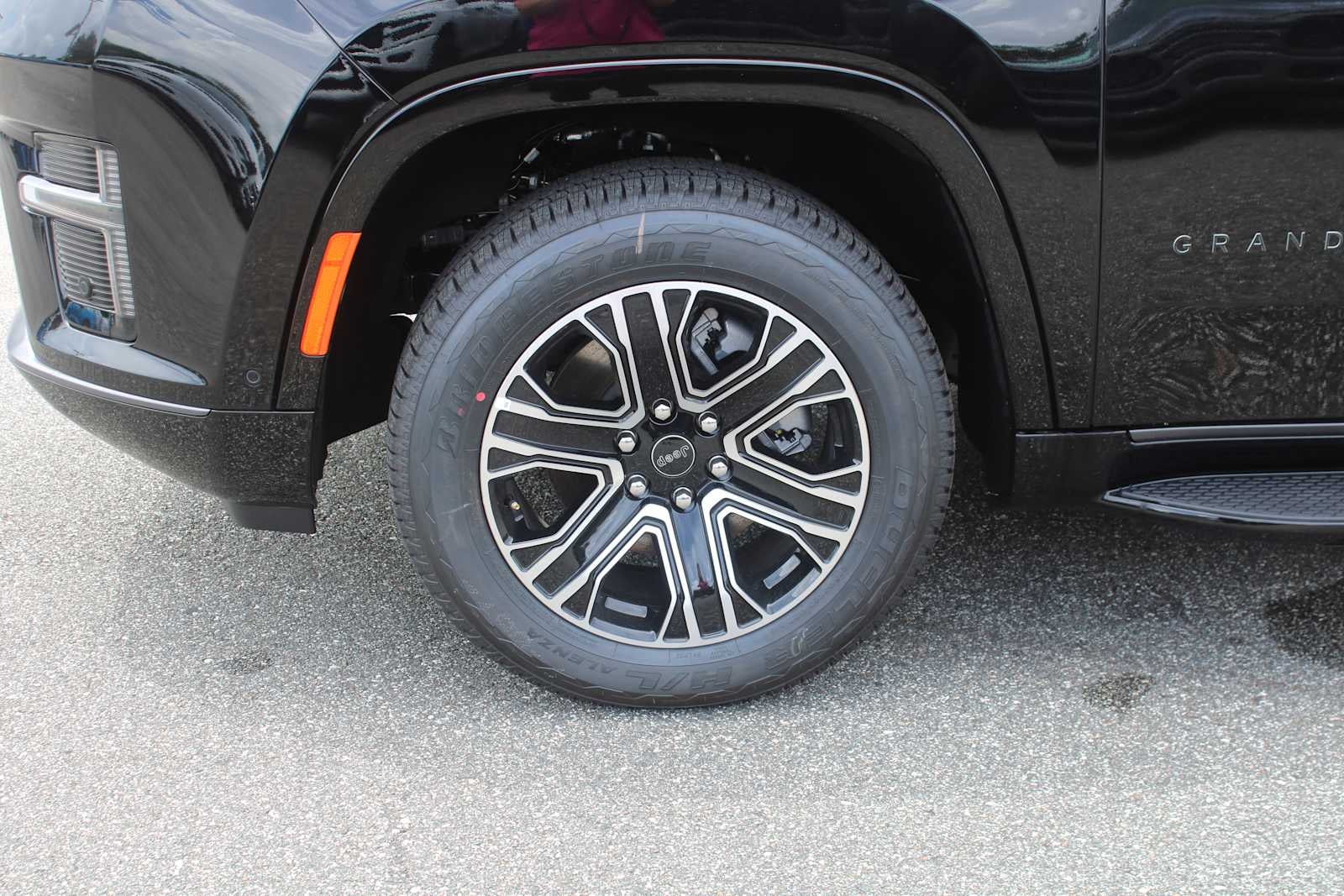2026 Jeep Grand Wagoneer 4x2