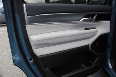 2026 Jeep Grand Wagoneer 4x2