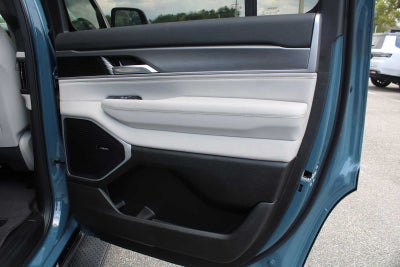 2026 Jeep Grand Wagoneer 4x2