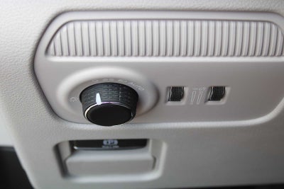 2026 Jeep Grand Wagoneer 4x2