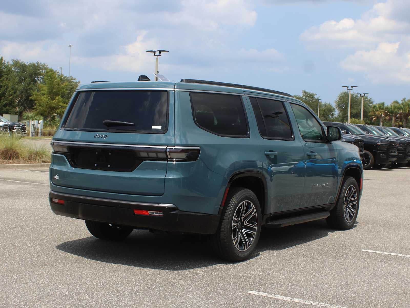 2026 Jeep Grand Wagoneer 4x2