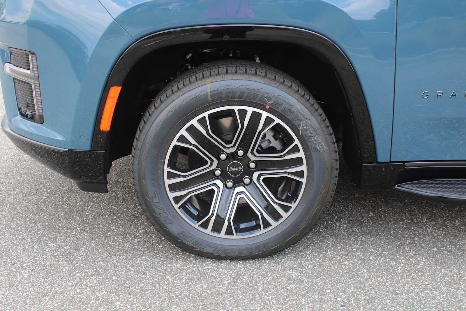 2026 Jeep Grand Wagoneer 4x2