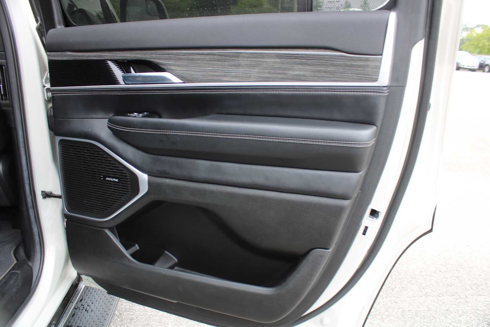 2022 Jeep Wagoneer Series II 4x2