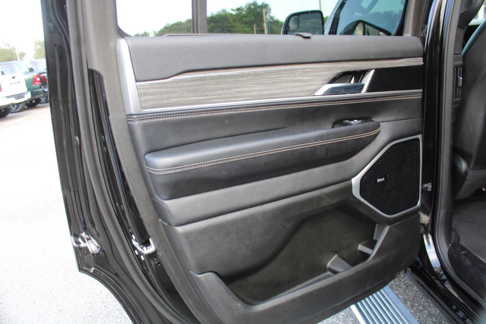 2023 Jeep Wagoneer Series III