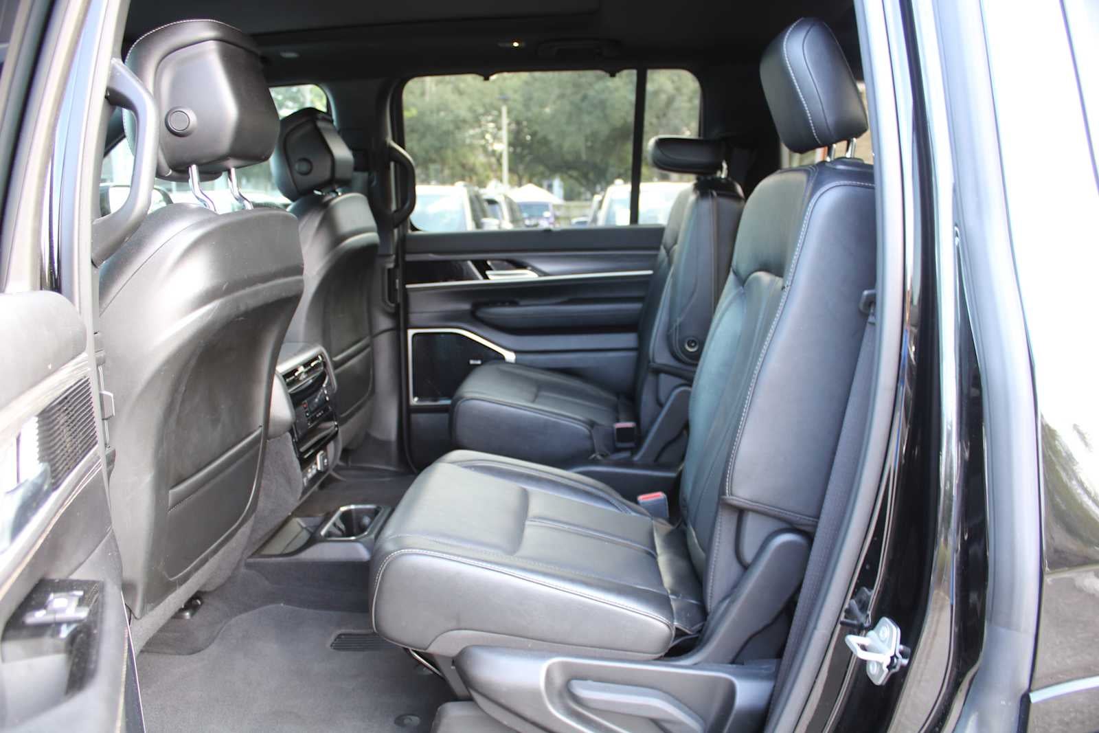 2023 Jeep Wagoneer Series III