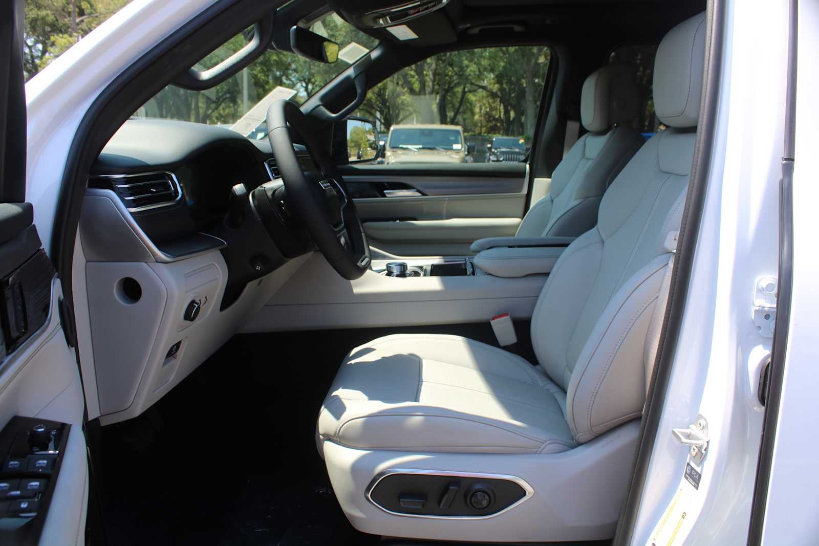 2026 Jeep Grand Wagoneer Limited Reserve