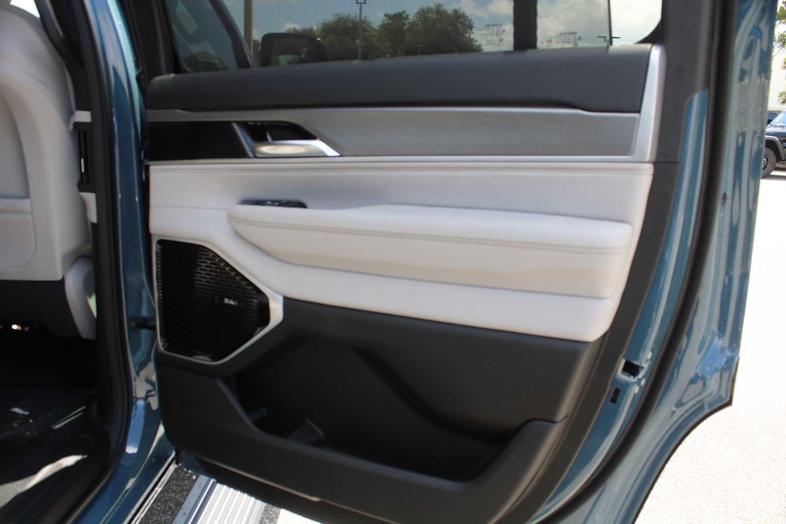 2026 Jeep Grand Wagoneer Limited Reserve