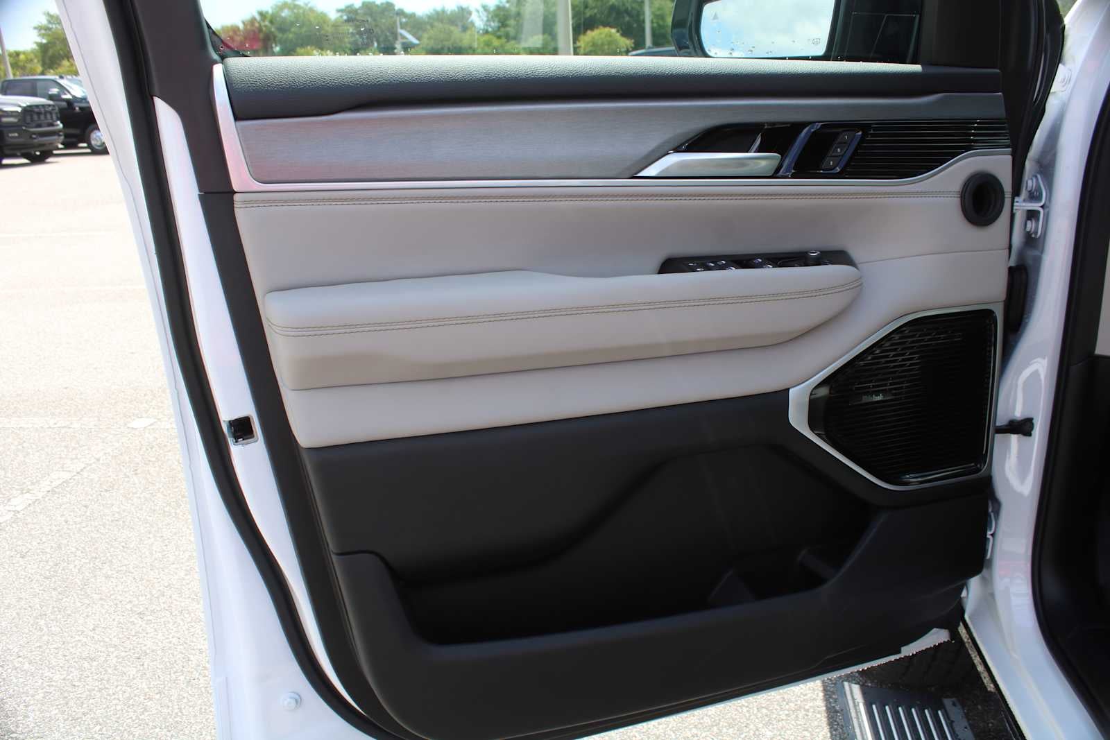 2026 Jeep Grand Wagoneer Limited Altitude