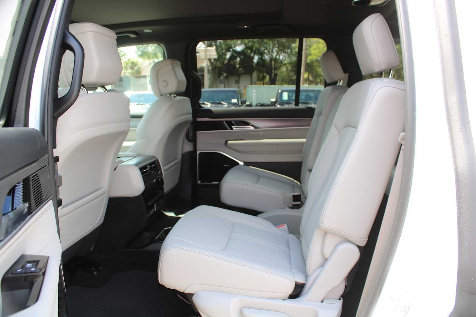 2026 Jeep Grand Wagoneer Limited Altitude