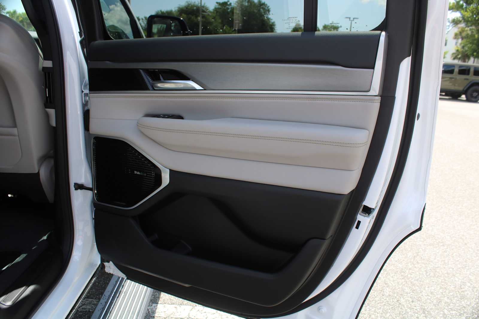 2026 Jeep Grand Wagoneer Limited Altitude