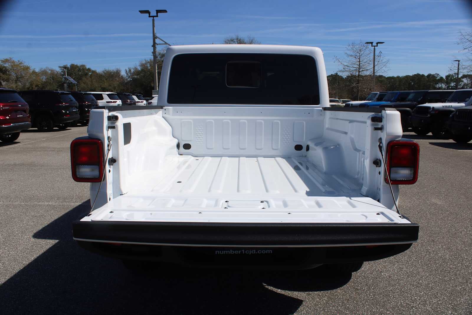 2026 Jeep Gladiator GLADIATOR SAHARA 4X4