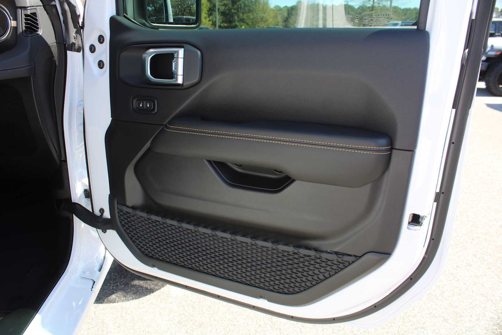 2026 Jeep Gladiator GLADIATOR SAHARA 4X4