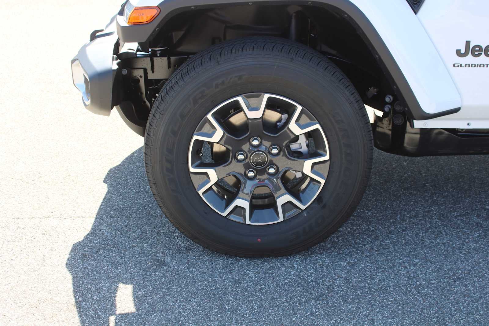 2026 Jeep Gladiator GLADIATOR SAHARA 4X4