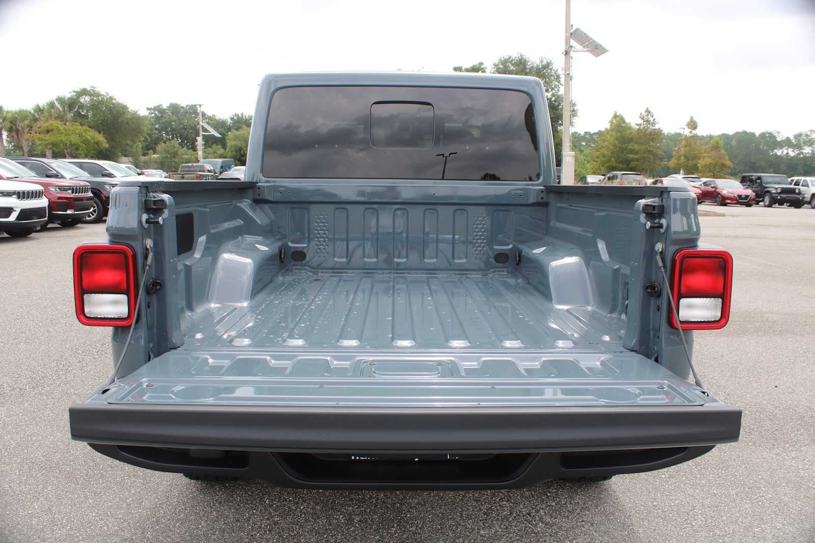 2025 Jeep Gladiator GLADIATOR HIGH TIDE 4X4