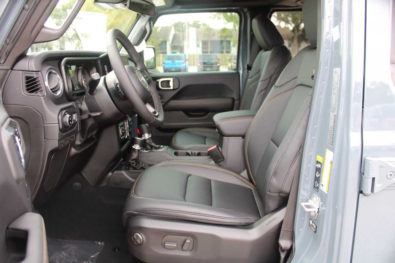 2025 Jeep Gladiator GLADIATOR HIGH TIDE 4X4