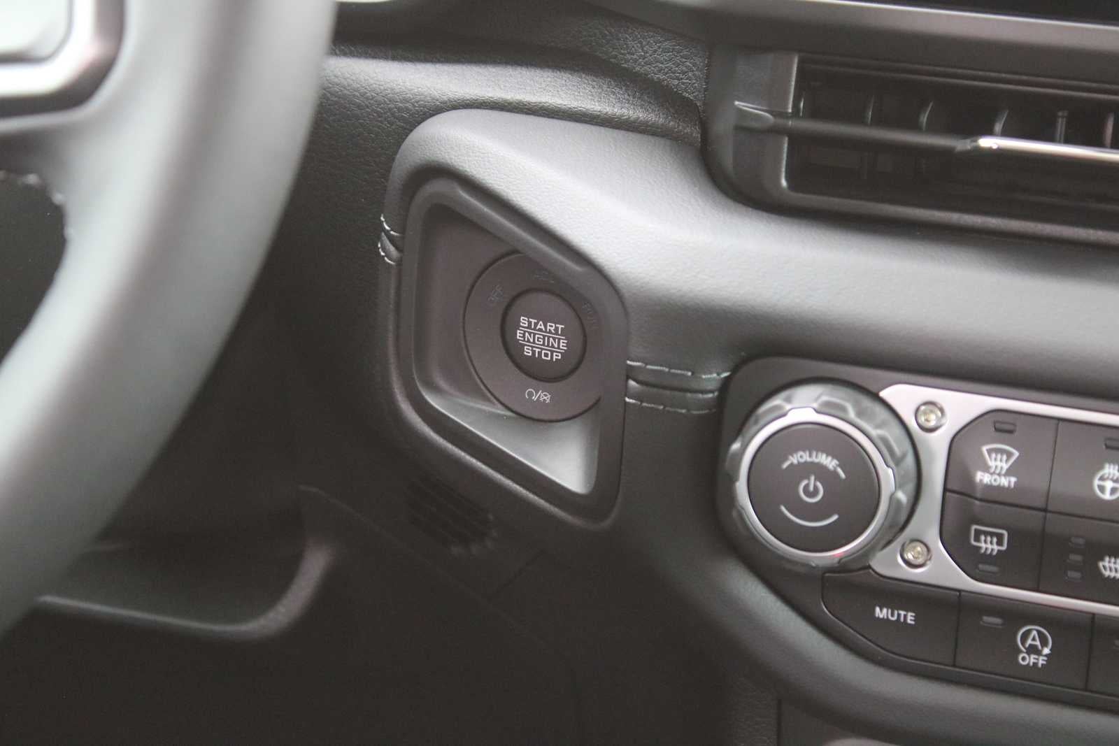 2025 Jeep Gladiator GLADIATOR HIGH TIDE 4X4