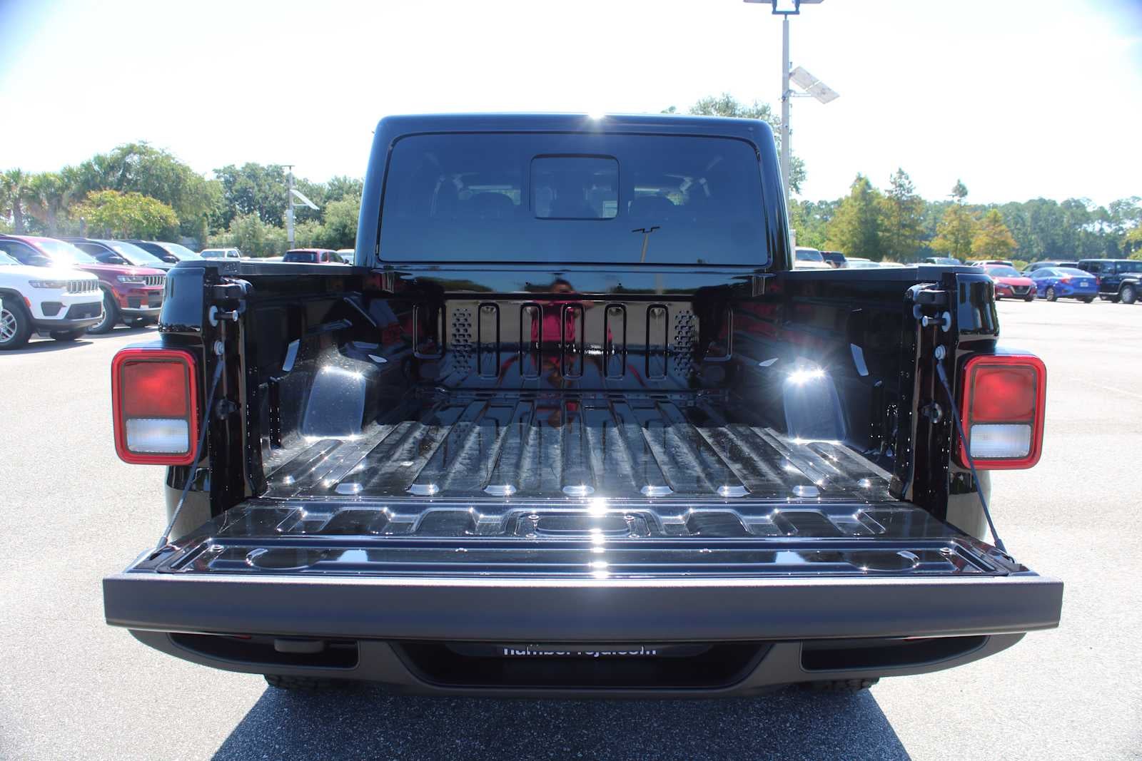 2025 Jeep Gladiator GLADIATOR HIGH TIDE 4X4