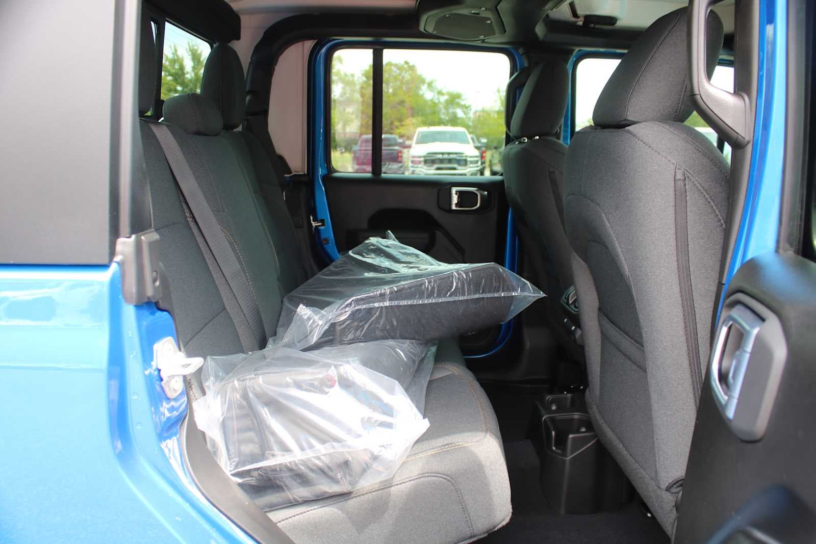 2026 Jeep Gladiator GLADIATOR SPORT 4X4