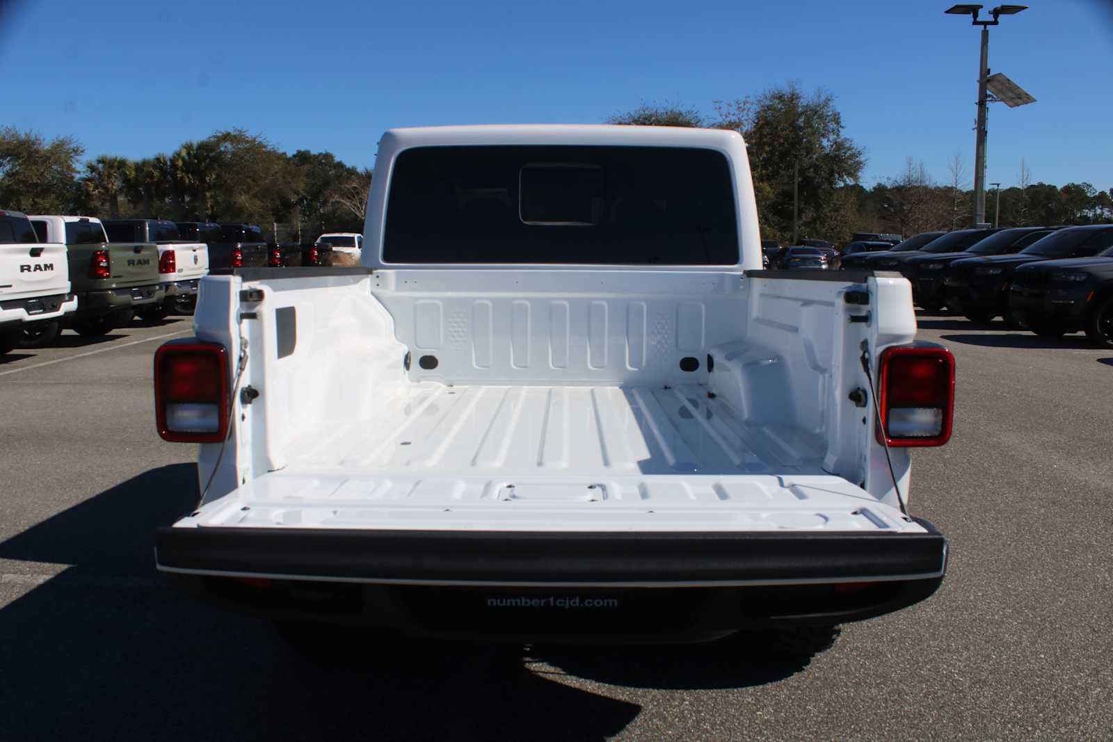 2025 Jeep Gladiator GLADIATOR HIGH TIDE 4X4