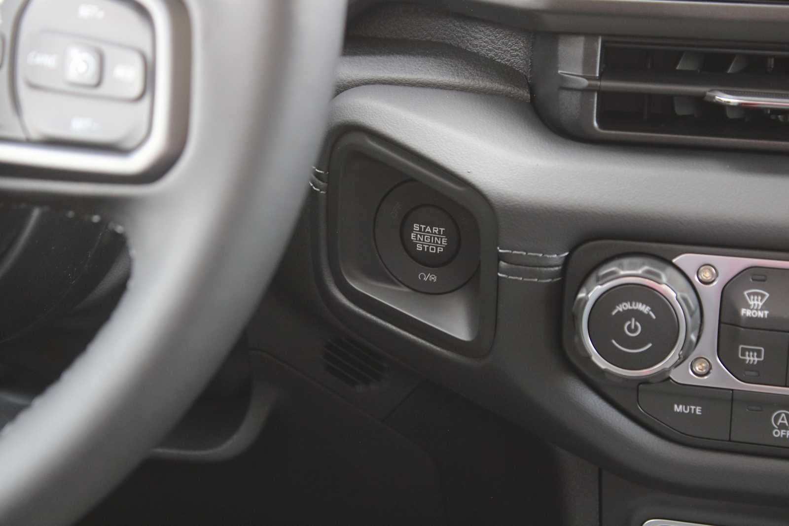 2025 Jeep Gladiator GLADIATOR RUBICON 4X4