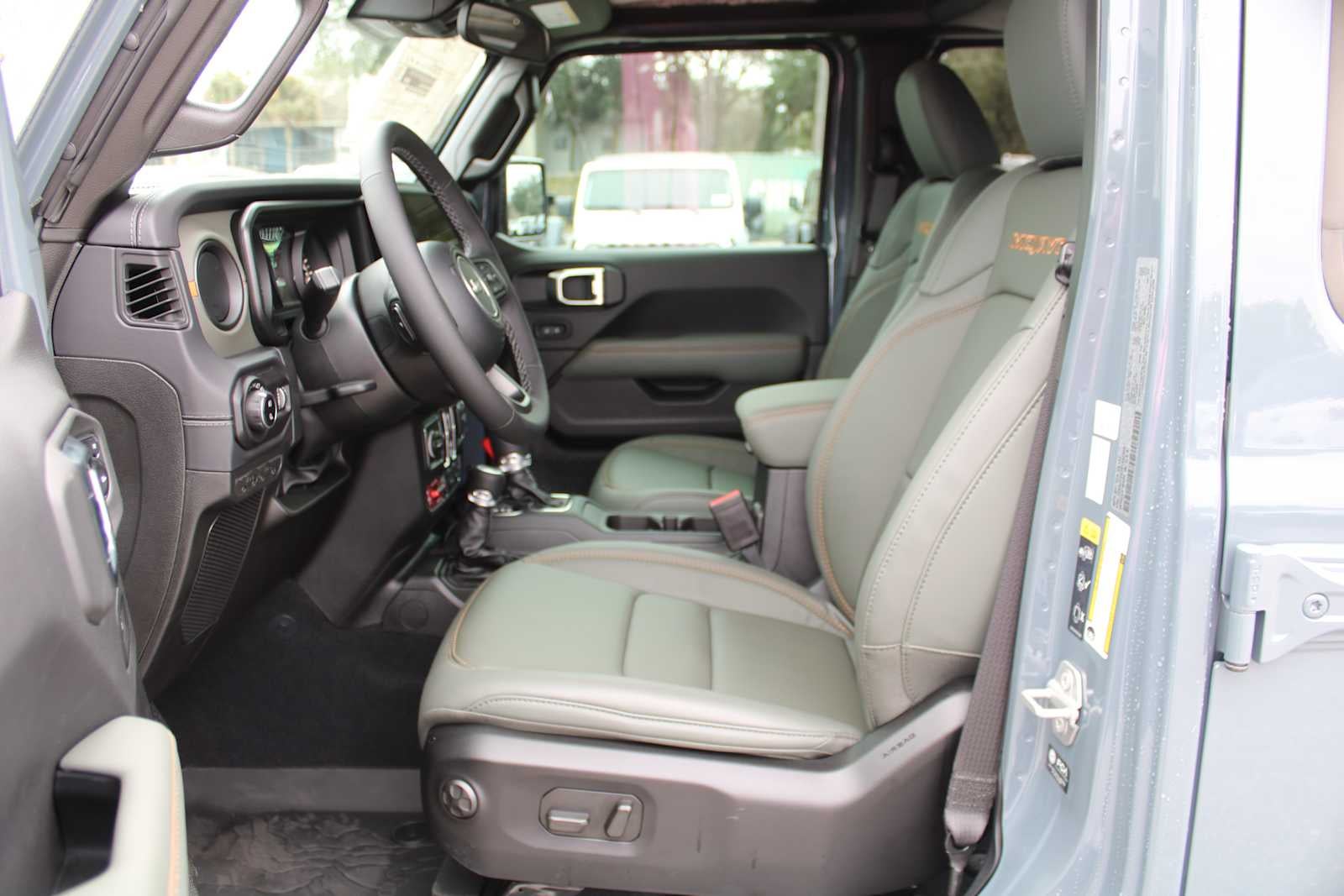 2025 Jeep Gladiator GLADIATOR MOJAVE 4X4