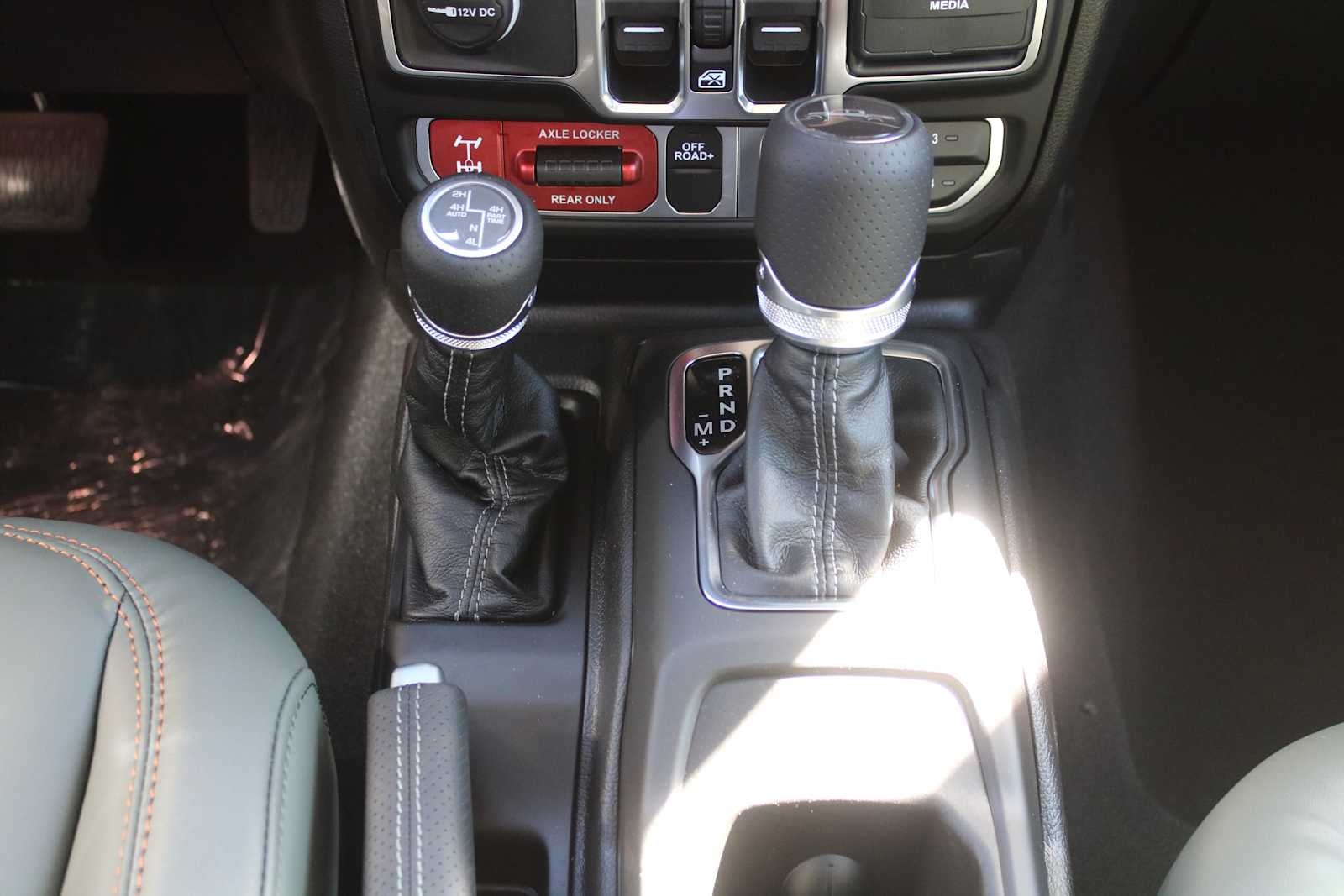 2026 Jeep Gladiator GLADIATOR MOJAVE X 4X4