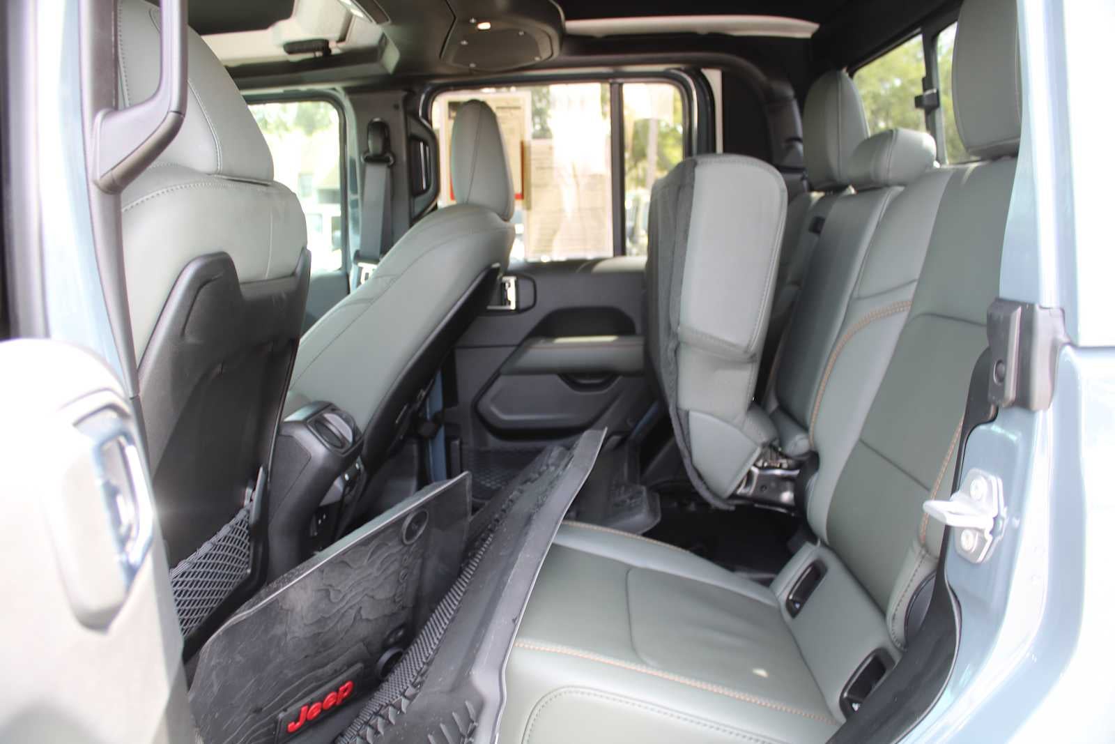 2025 Jeep Gladiator Mojave X