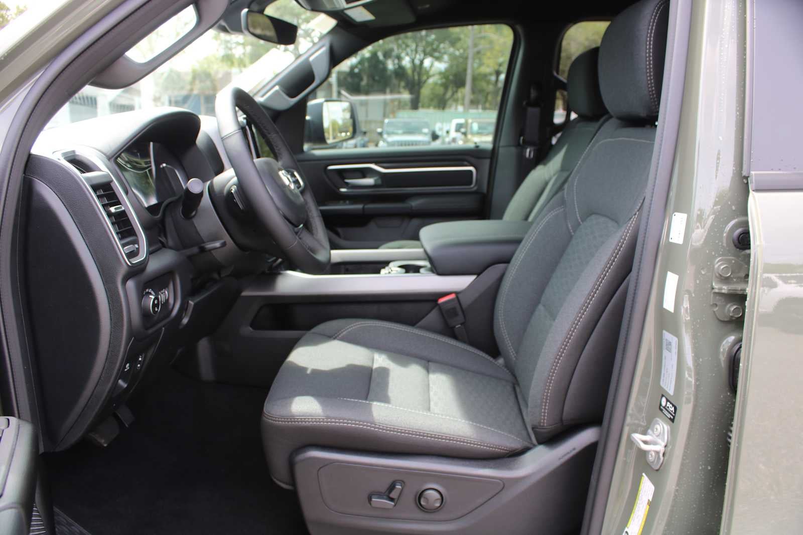 2026 RAM Ram 1500 RAM 1500 BIG HORN CREW CAB 4X2 5'7' BOX