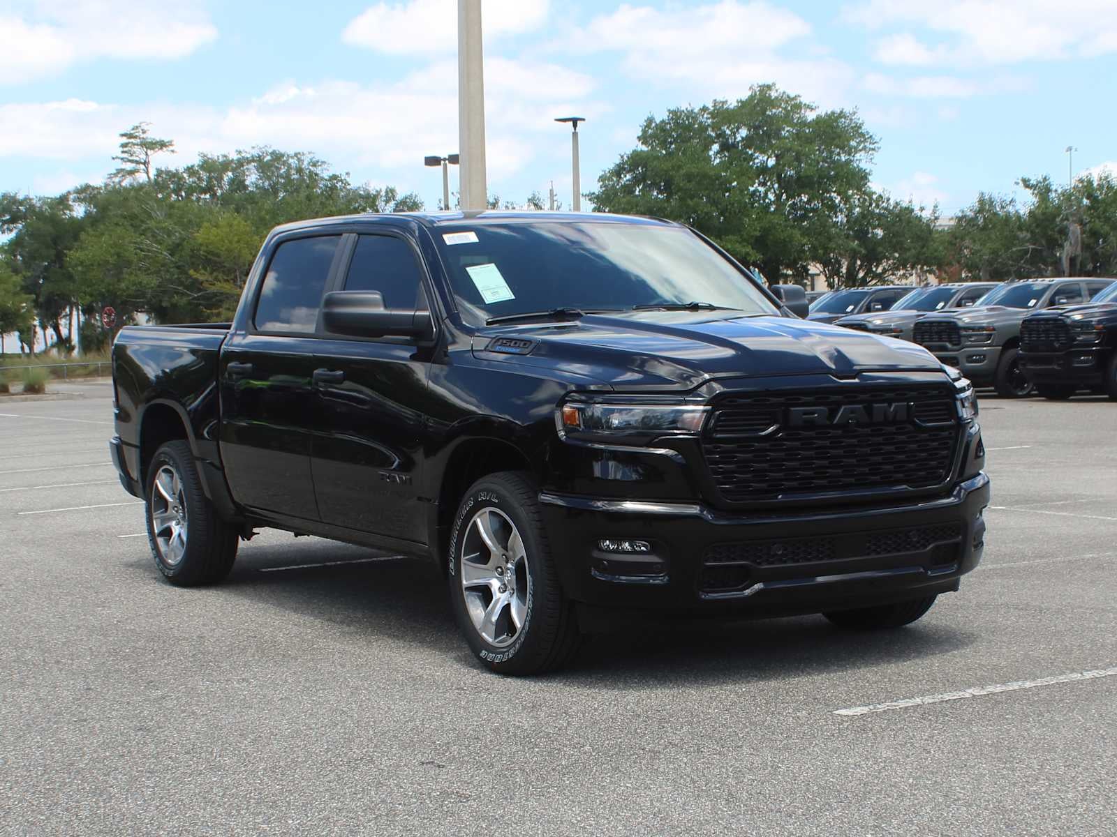 2026 RAM 1500 Express Crew Cab 5'7's photo