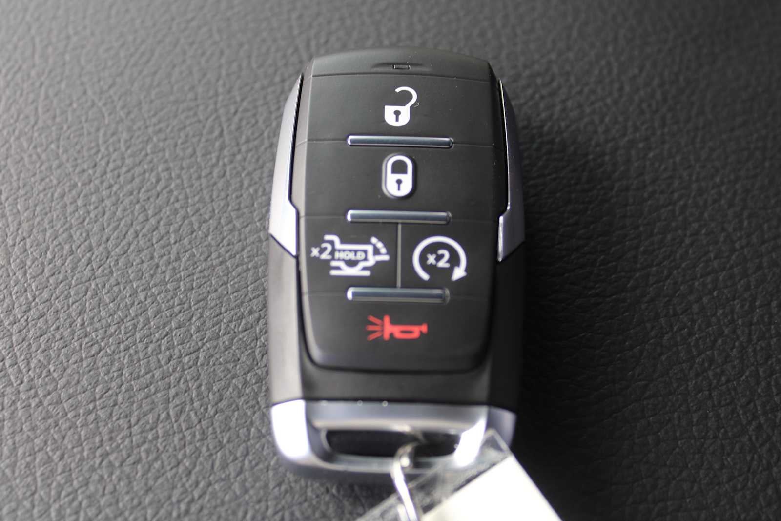 2026 RAM Ram 1500 RAM 1500 LARAMIE CREW CAB 4X2 5'7' BOX