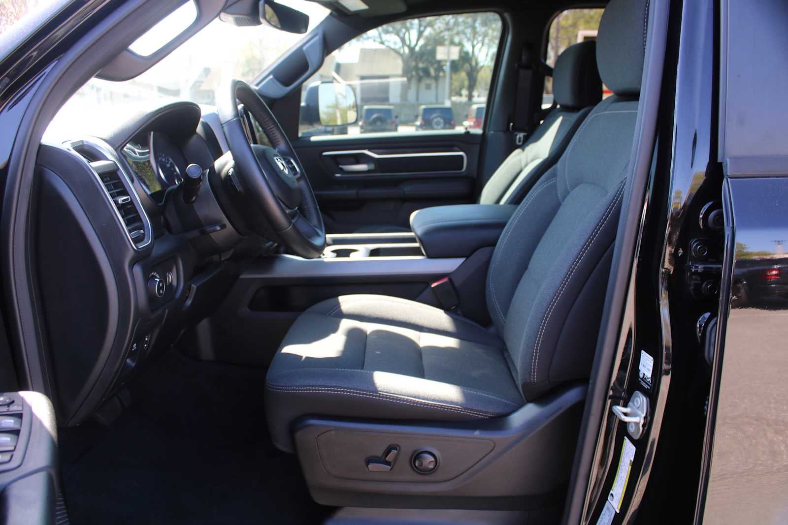 2024 RAM 1500 Big Horn Crew Cab 4x4 5'7' Box