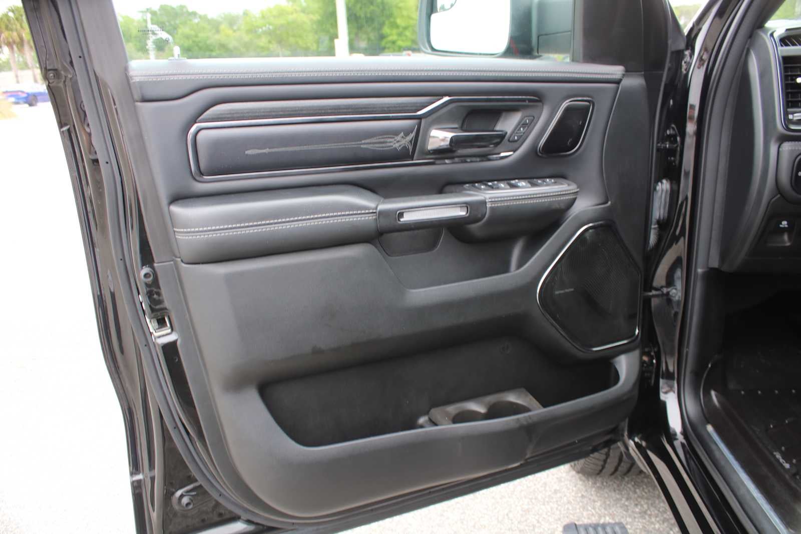 2022 RAM 1500 Limited Crew Cab 4x4 5'7' Box