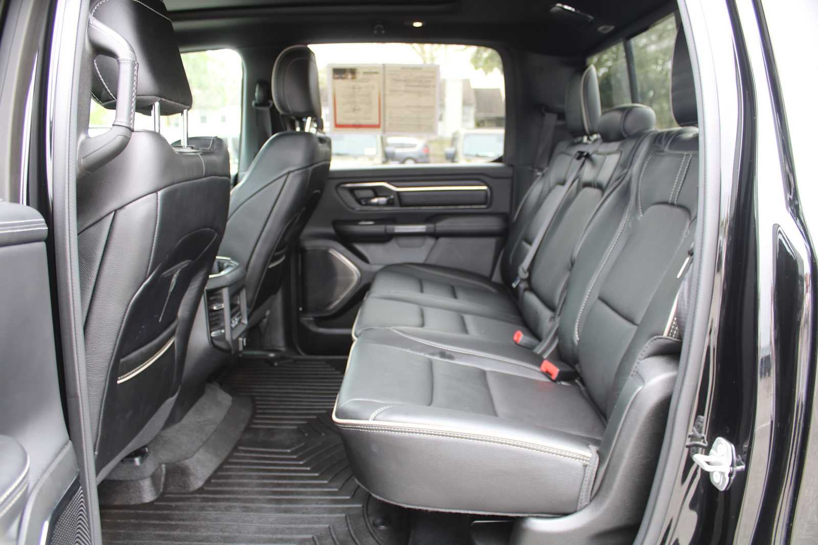 2022 RAM 1500 Limited Crew Cab 4x4 5'7' Box