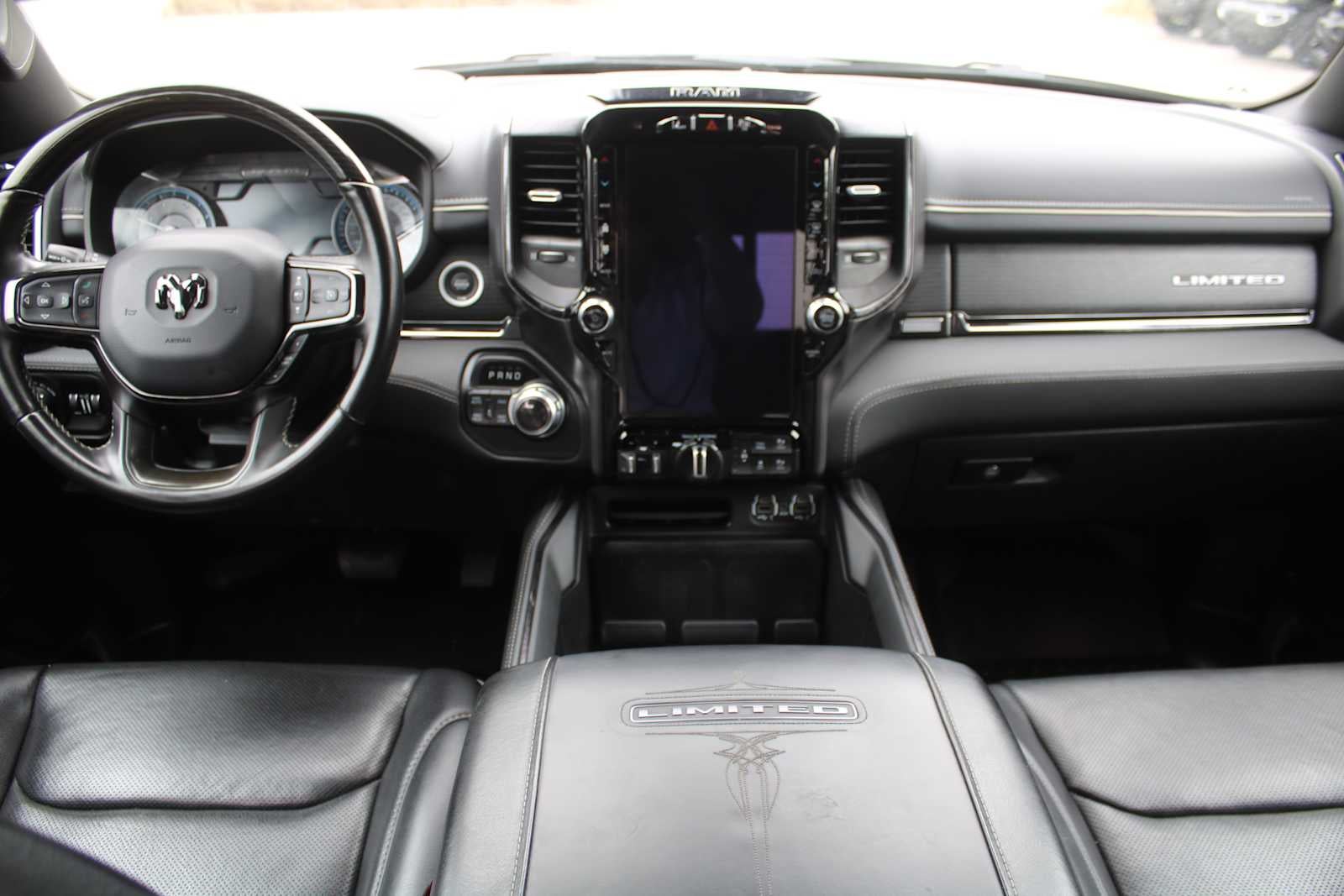 2022 RAM 1500 Limited Crew Cab 4x4 5'7' Box