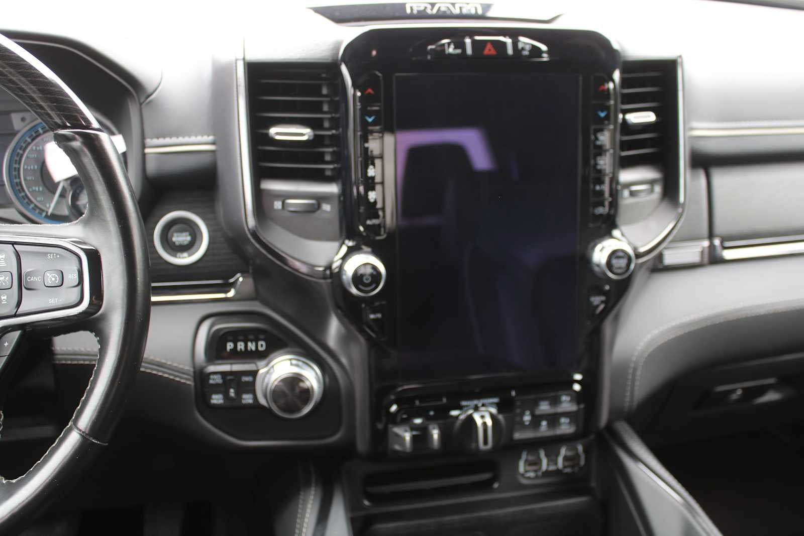 2022 RAM 1500 Limited Crew Cab 4x4 5'7' Box