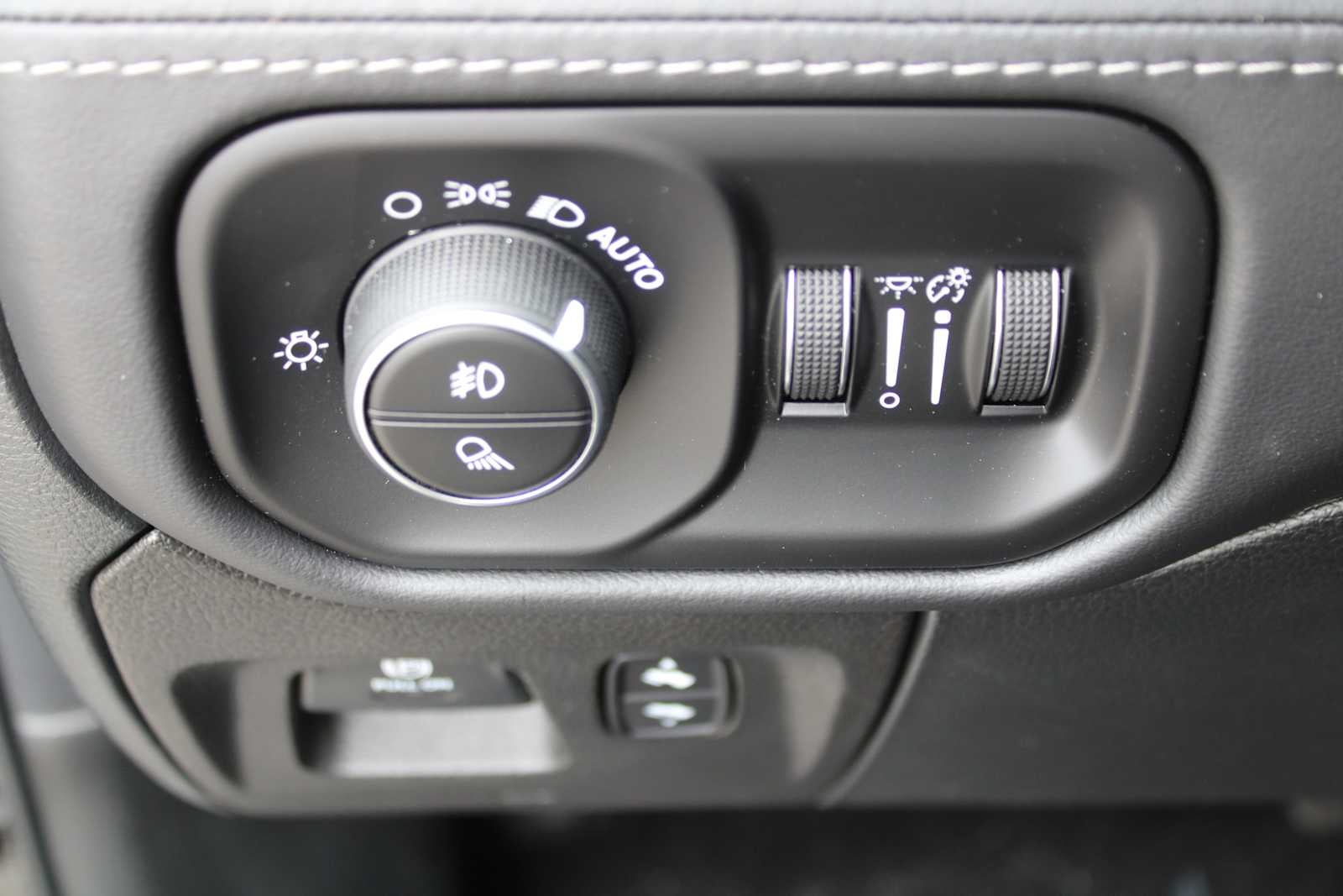 2022 RAM 1500 Limited Crew Cab 4x4 5'7' Box