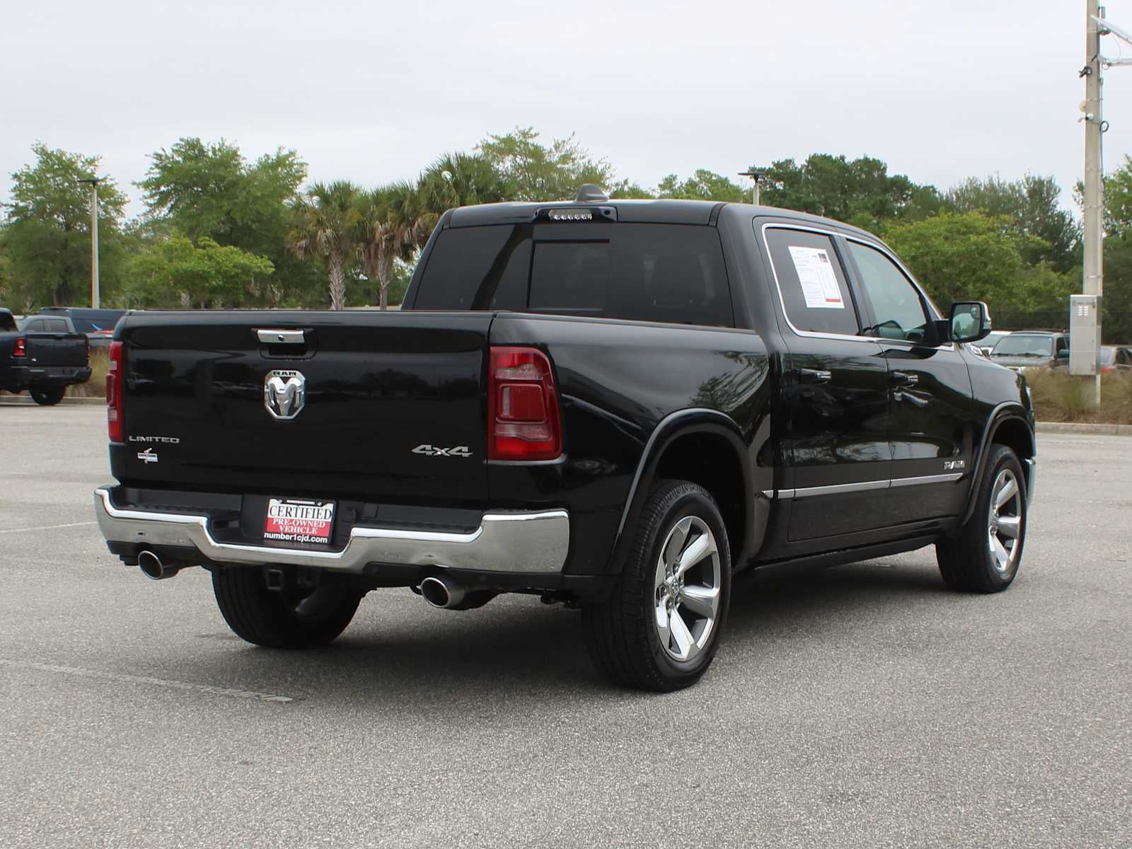 2022 RAM 1500 Limited Crew Cab 4x4 5'7' Box