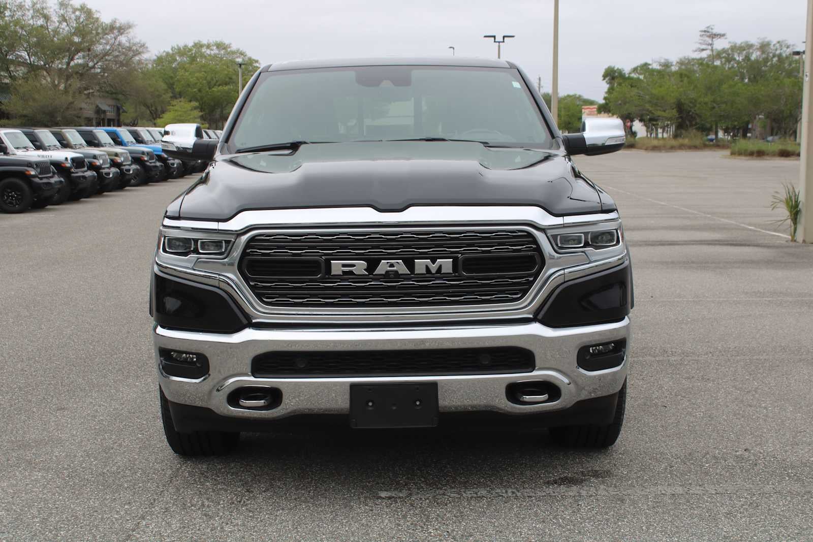 2022 RAM 1500 Limited Crew Cab 4x4 5'7' Box