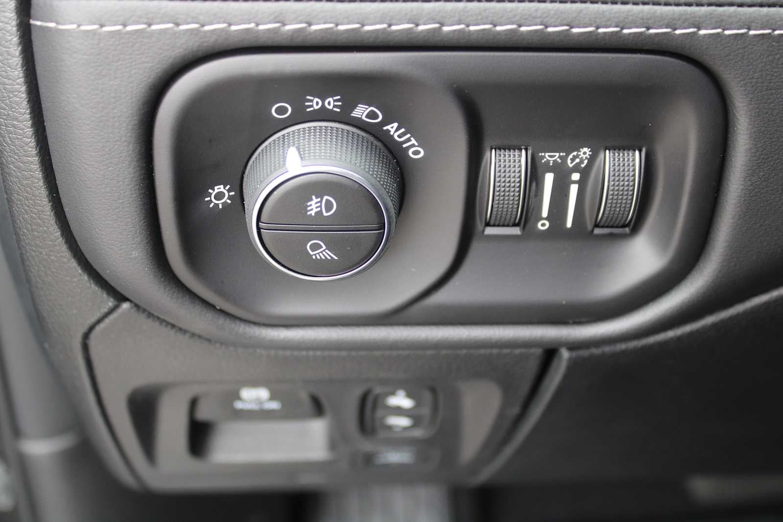 2026 RAM Ram 1500 RAM 1500 LIMITED CREW CAB 4X4 5'7' BOX