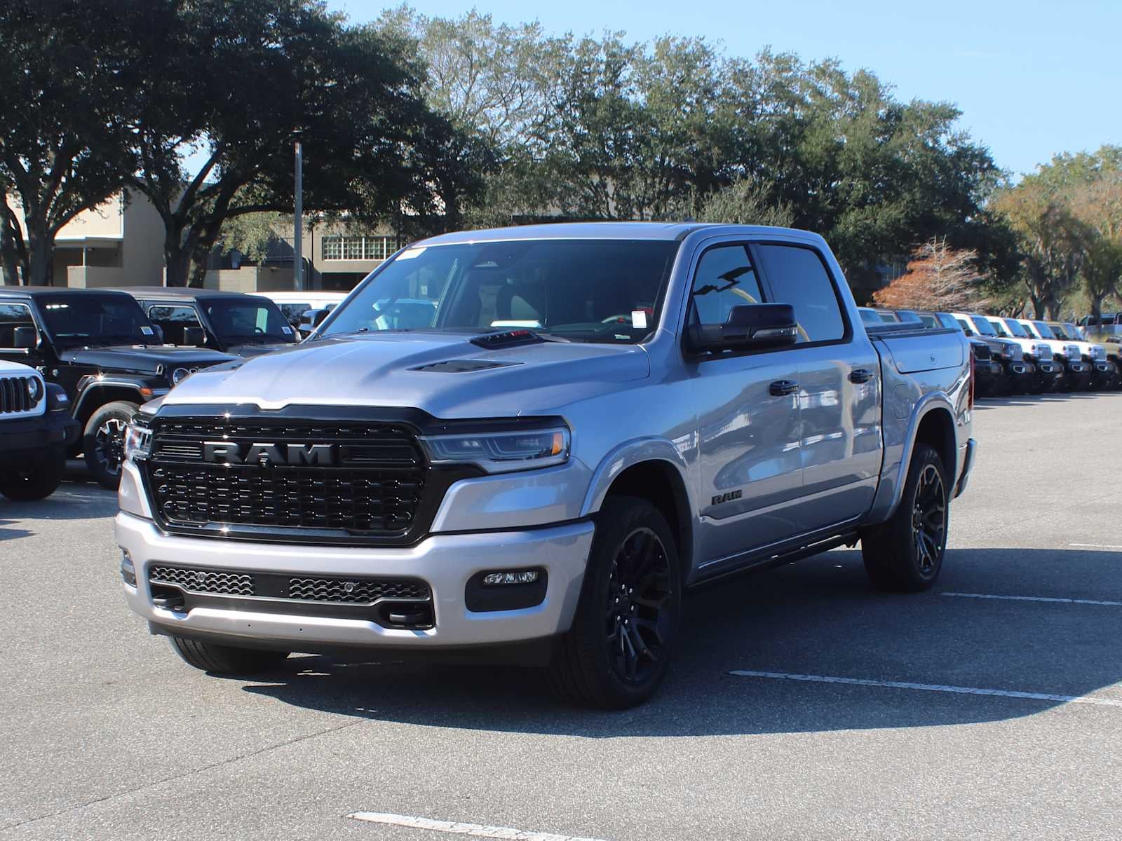 2026 RAM Ram 1500 RAM 1500 LIMITED CREW CAB 4X4 5'7' BOX